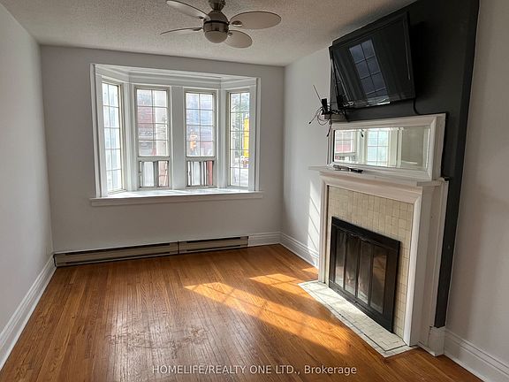 4th image of 479 Parliament St