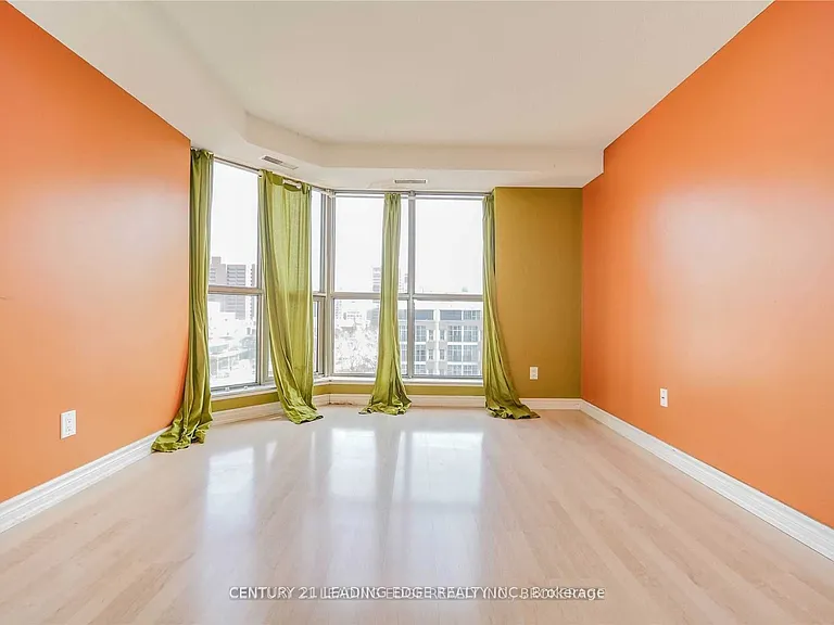 67 Caroline St S #8A — Photo 20