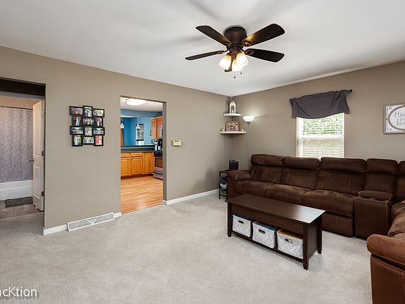 4th image of 36759 N Wildwood Dr