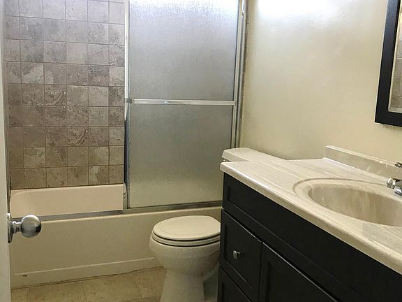 4th image of 1302 Ocean Park Blvd #E