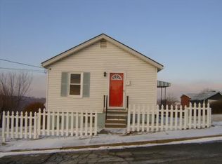 43 2nd St, North Irwin, PA 15642