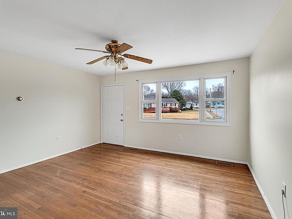 5th image of 264 Old Line Ave