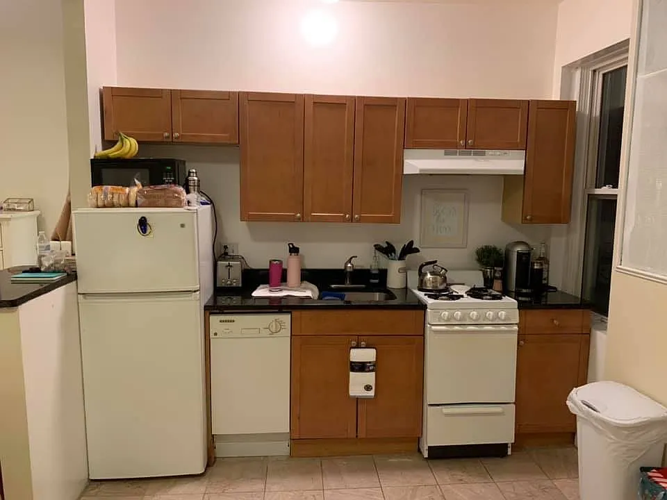 Studio, $1,900 — Photo 3