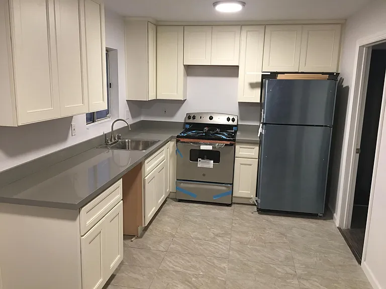 130 Eldridge Ave — Photo 3