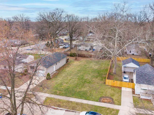 3988 Ziegler St, Dearborn Heights, MI 48125