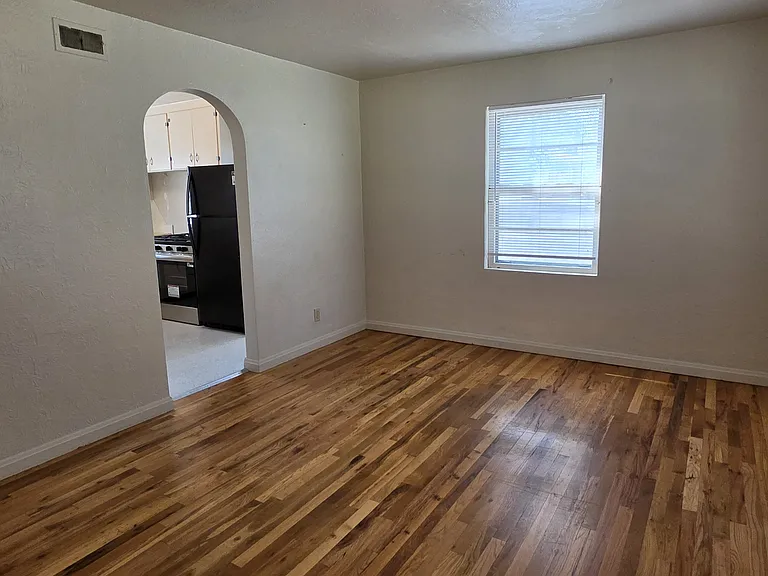 1254 Elm Ave #1254 — Photo 2