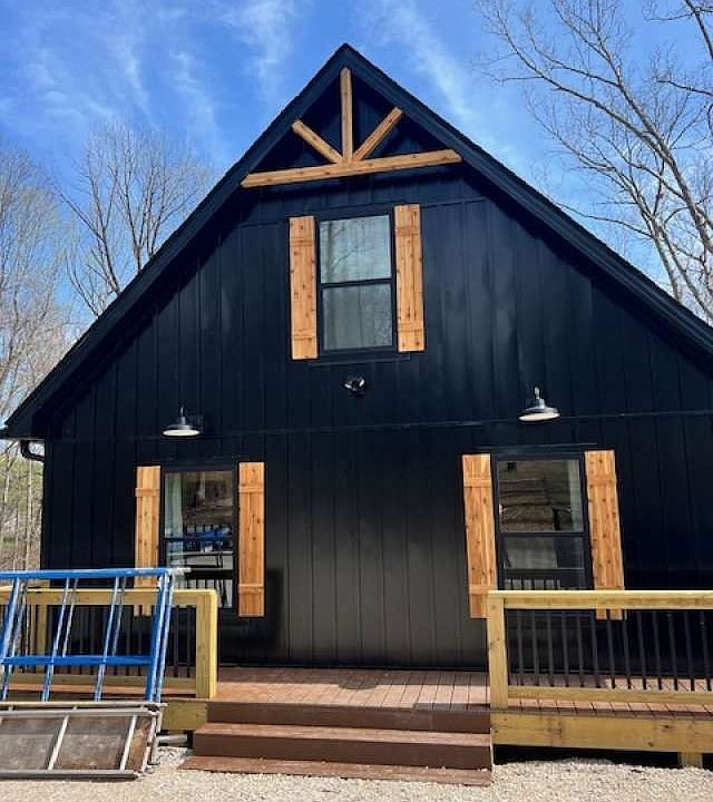 1st image of 120 Pine Cir