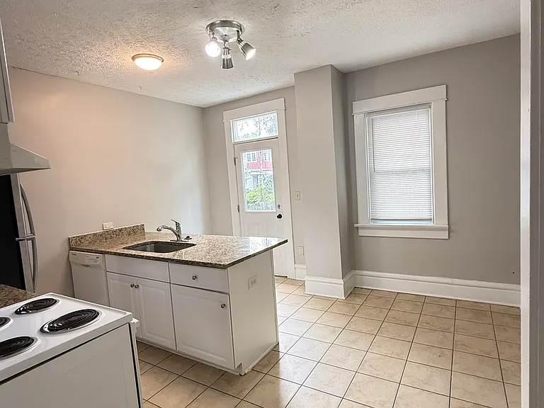 327 Clinton St #327 — Photo 7