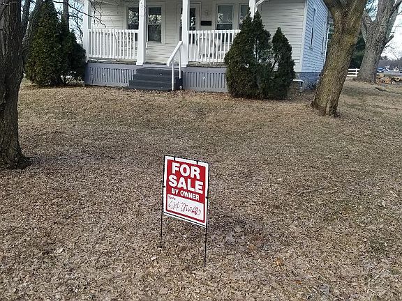 Front of house/front yard