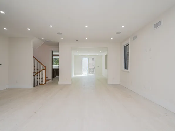 1753 East 21st Street image 7 of 49