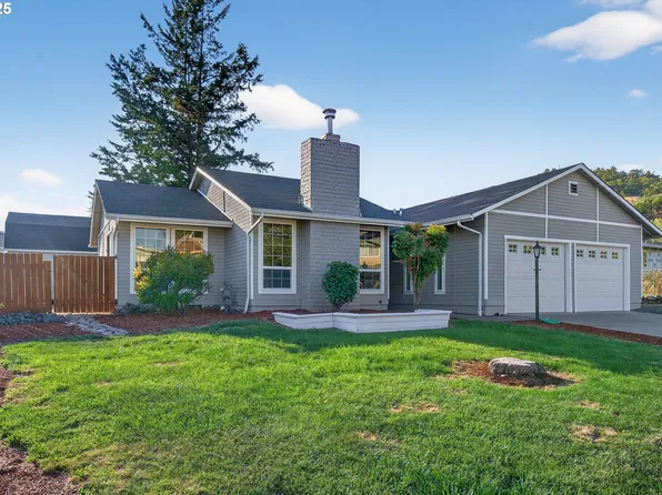 2264 NW Watters St, Roseburg, OR 97471