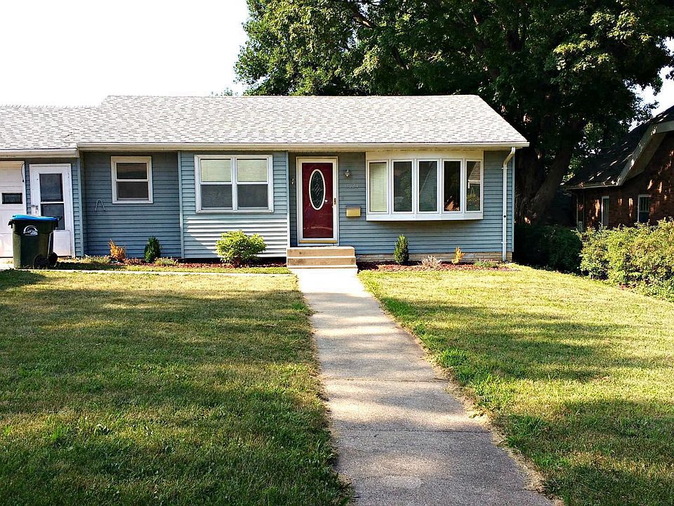 Front view of 1624 Elmhurst Ave.  