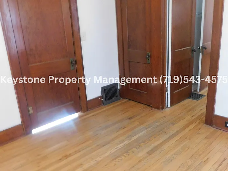 1233 Berkley Ave — Photo 6