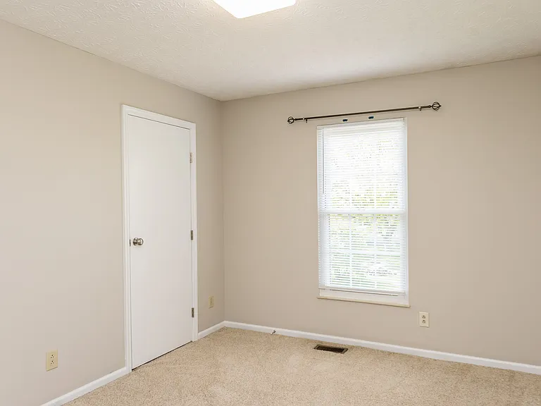 6085 Tara Hill Dr — Photo 28