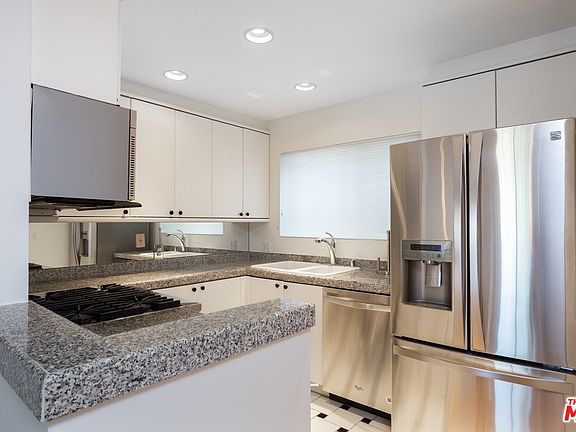 3rd image of 753 Pier Ave APT B