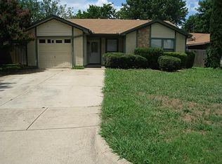 1417 Forest Valley Dr, Arlington, TX 76018