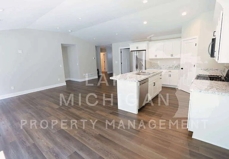 18677 174th Ave — Photo 3