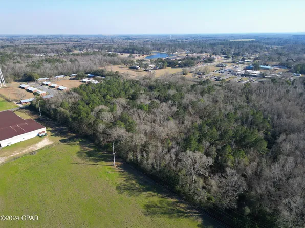 College Dr, Graceville, FL 32440