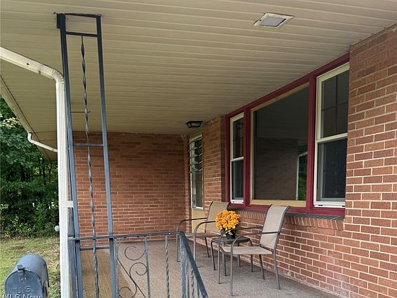 2nd image of 230 Trumbull Ave