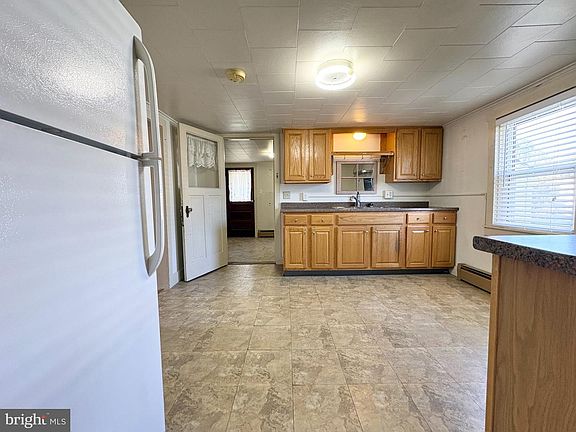 4th image of 18 Fairfield St