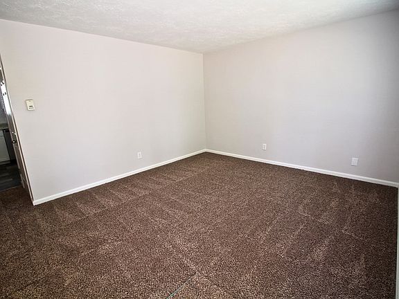 2nd image of 850 Anthon Ave