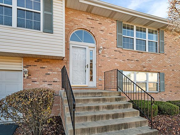 3rd image of 8428 Kirby Dr