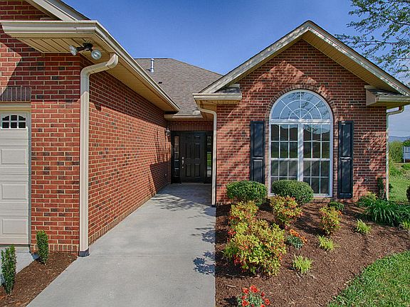 2nd image of 610 Mountain View Villas Way