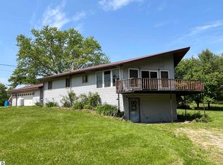 6615 Manley Dr, Riverdale, MI 48877