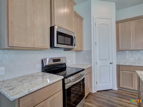 878 Farmhouse Trl, New Braunfels, TX 78130