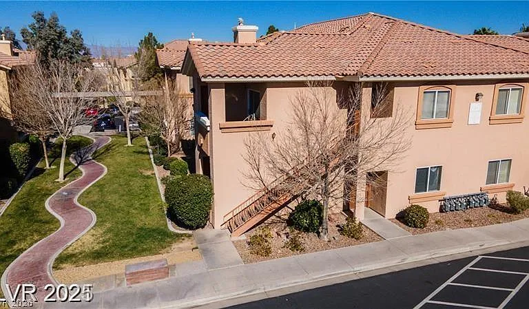 1050 E Cactus Ave #1100 — Photo 1