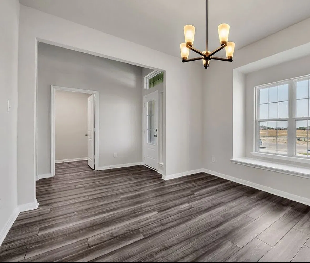 3 bed, $2,450 — Photo 2
