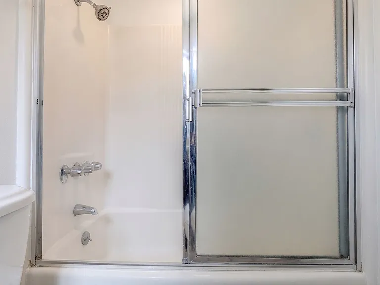 Chatsworth Rent This Now — Photo 27
