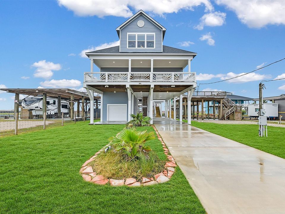 1st image of 555 Pompano Dr