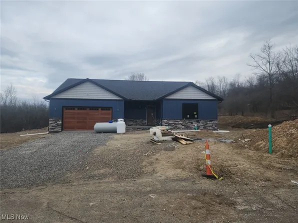 1277 Bimeler St NE, Bolivar, OH 44612