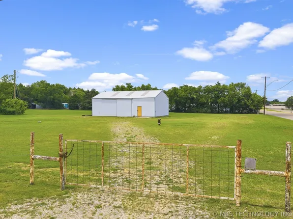 14 Cottonwood St, Lone Grove, OK 73443