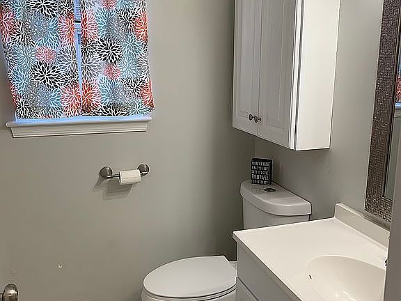 5th image of 2405 Lillipond Ln