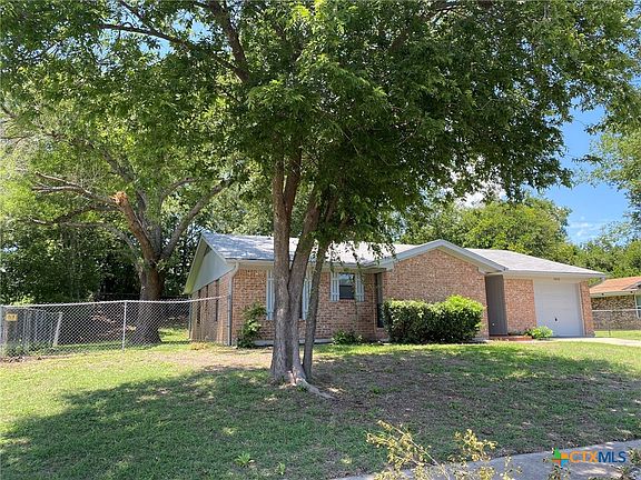 3rd image of 3006 Persimmon Dr
