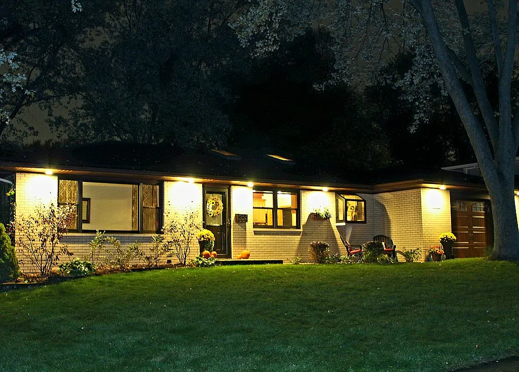 920 Putnam Dr photo 1