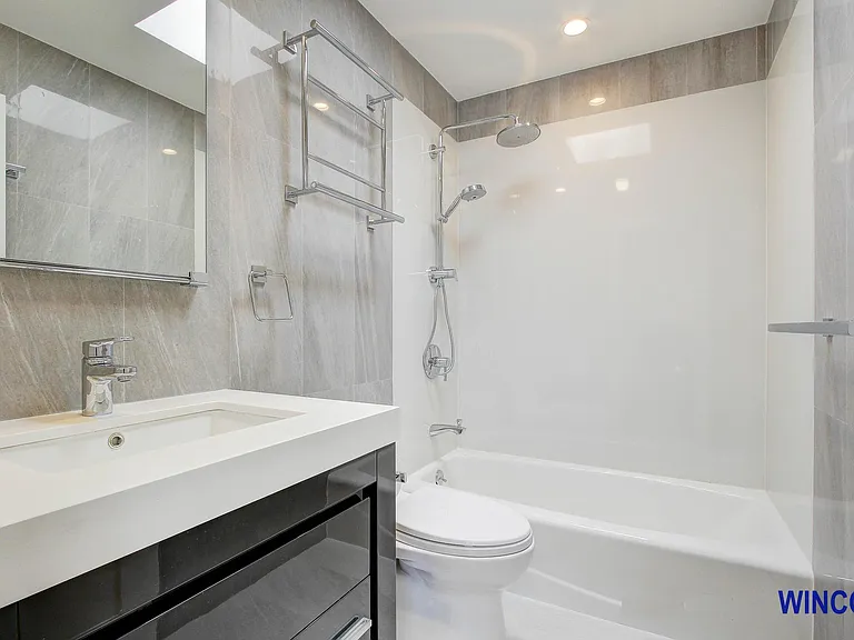 263 Ralston St — Photo 9