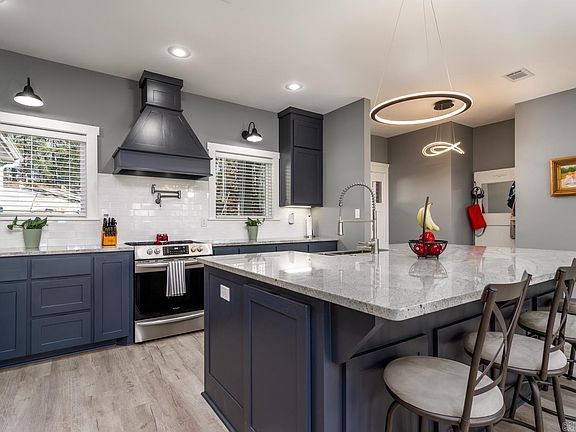 3rd image of 24 Blue Jay Way