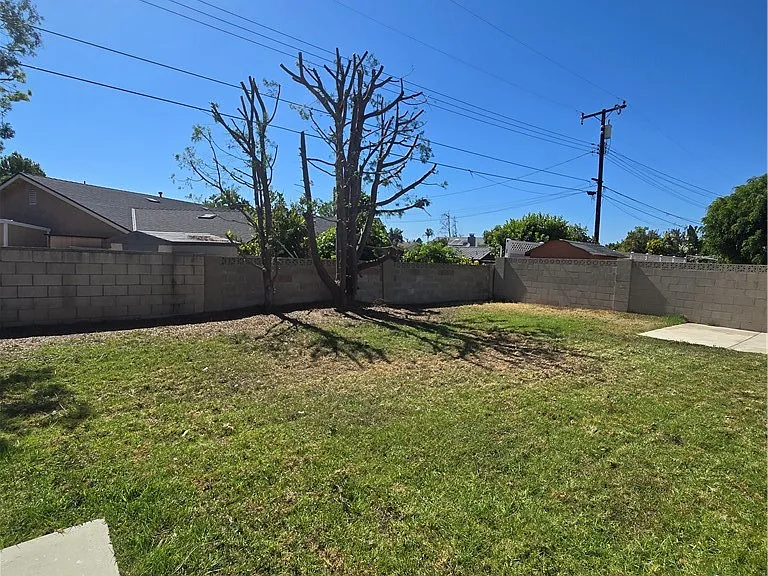 394 N Clinton St — Photo 30