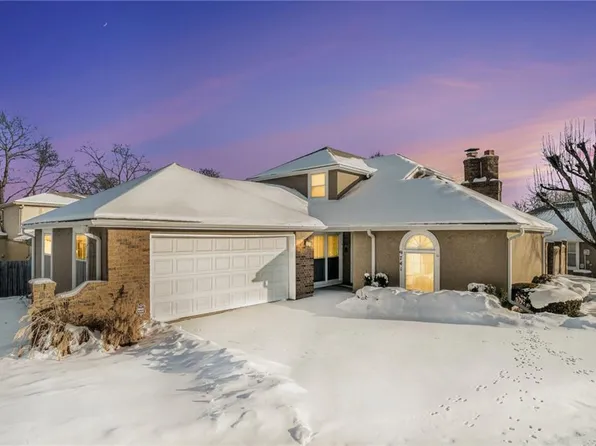 9741 Nieman Pl, Overland Park, KS 66214