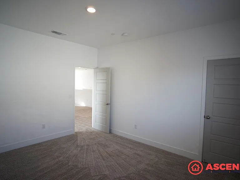 9000 Lily Crest Way — Photo 15