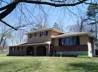 9674 Oakview Rd, Kempton, PA 19529