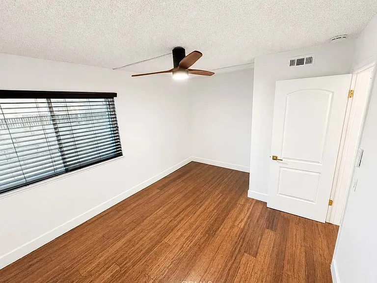 14222 Enfield Cir — Photo 17