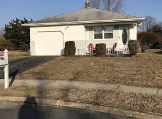 17 San Juan Ct, Toms River, NJ 08757