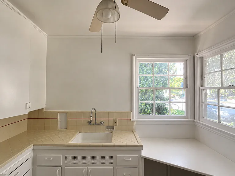 10370 Ashton Ave — Photo 2