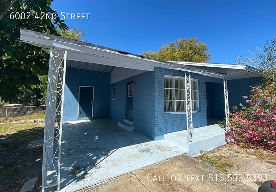 Spacious 3BR Home in Tampa — Photo 1