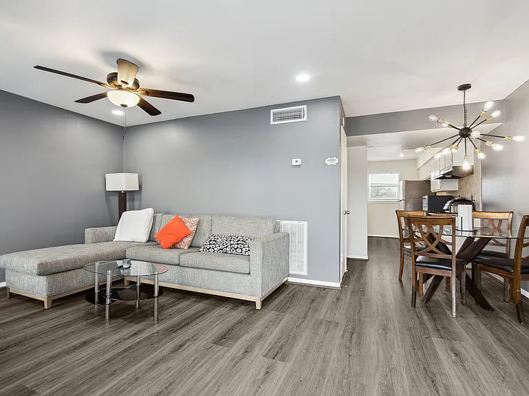 1718 Crownover Rd #1 — Photo 3