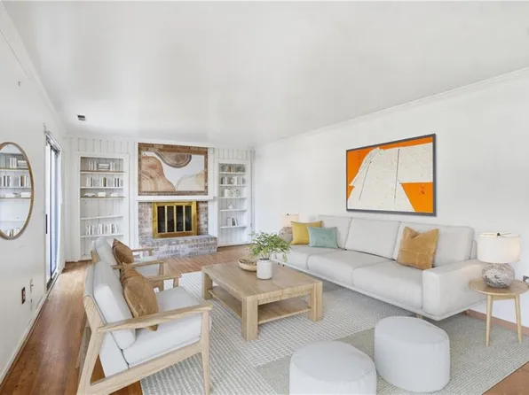 635 Ocean Lakes Dr, Virginia Beach, VA 23454